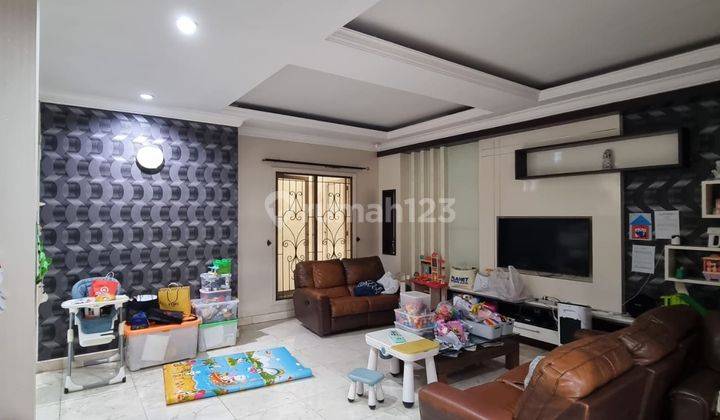 Rumah Pik1 Manyar Permai 9x20 Semi Furnish,3 Lantai,utara 1