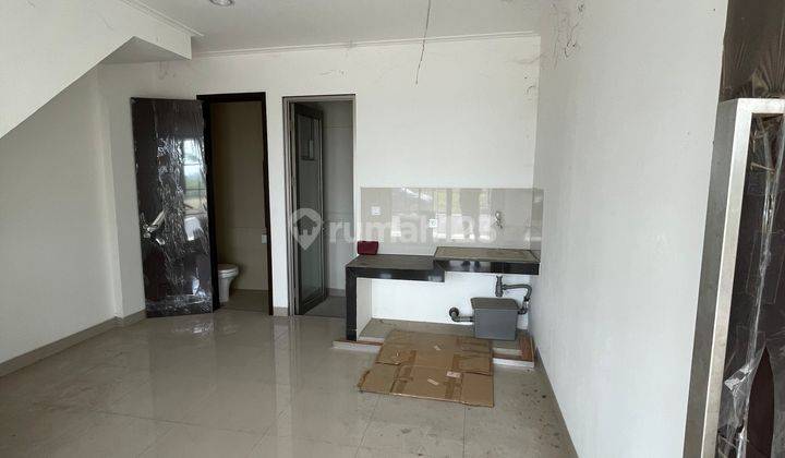 rumah pik2 tahap 2 uk 4,5x10 tiga lantai,depan rumah taman 2