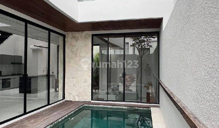 SALE/LEASEHOLD MODERN VILLA UMALAS  1