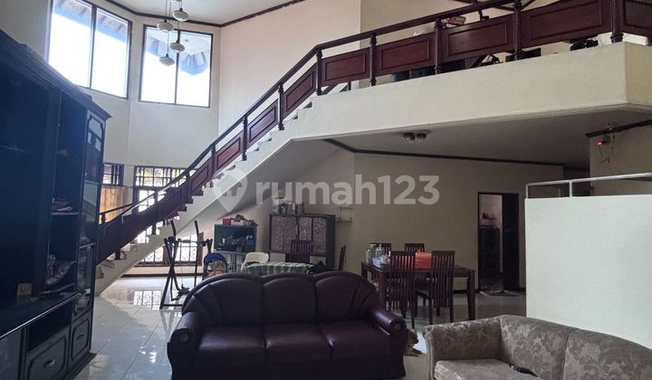 Langka! Rumah Lama Pinggir Jalan Dekat Living World 2