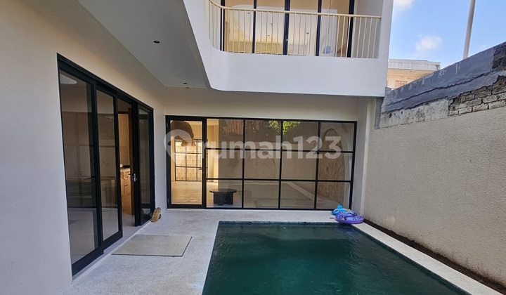Dijual Villa Modern Mediterania di Semer – 3BR, Freehold, Furnished!