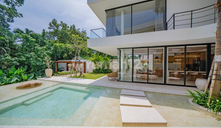 Luxury Villa Living 4BR Umalas Bali