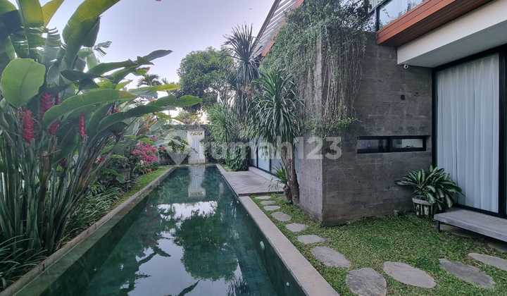 For Sale Ready Tropical Villa in Renon Near Sanur with Rice Field View