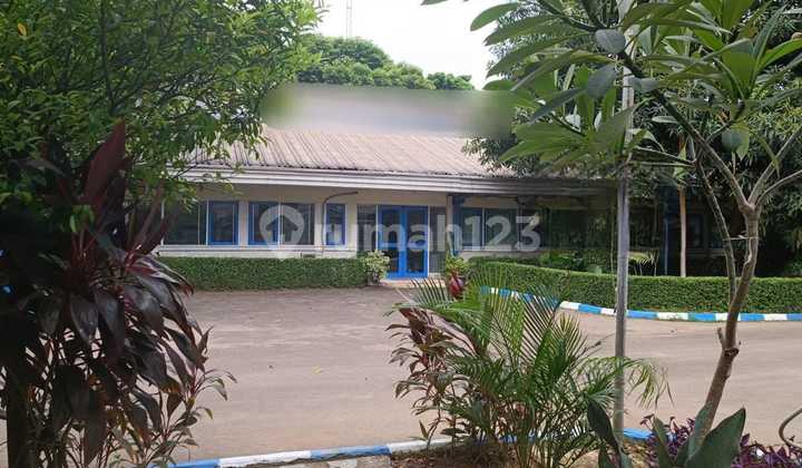 Large Warehouse for Sale on Jalan Raya Bekasi, Container Accessible
