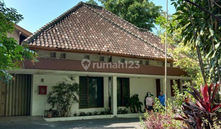 Rumah Klasik Di Jl Trunojoyo Lokasi Strategis