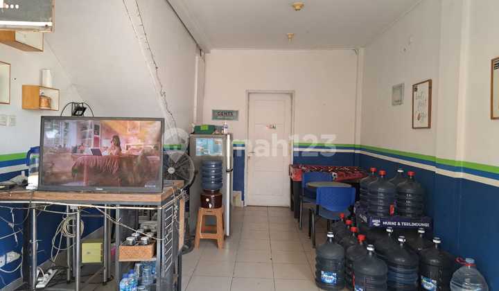 For Sale Quick, 2-Story Shop House in De Residence, Located in Puri Harapan