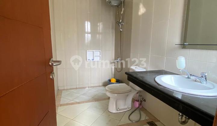 Rumah 2 Lantai di Cluster Heliconia Harapan Indah Bekasi 2