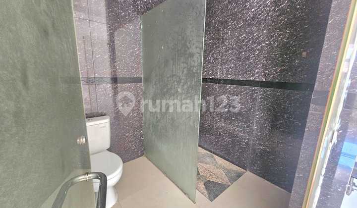 Tempat Usaha untuk Cafe atau Kantor Dll di Bulevar Hijau Harapan Indah Bekasi