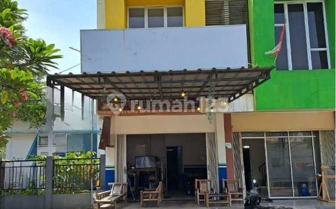For Sale Quick, 2-Story Shop House in De Residence, Located in Puri Harapan