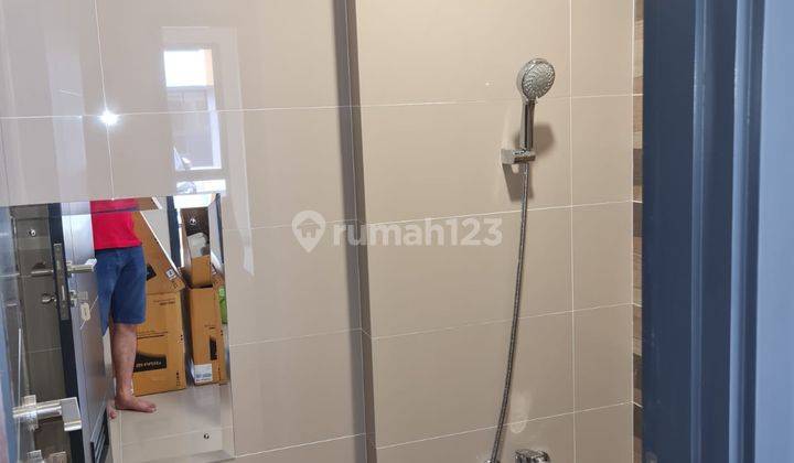 Disewa Rumah Baru 2 Lantai Cluster Baroni Summarecon Serpong 6