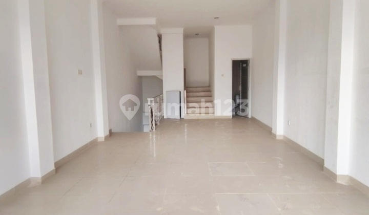 Ruko Suryasumantri Mainroad Strategis, Dekat Maranatha