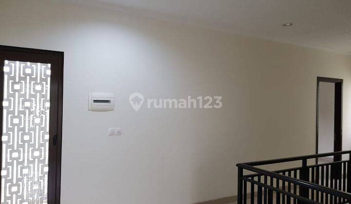 Rumah 2 Lantai di Cluster Btari Summarecon Bandung 6