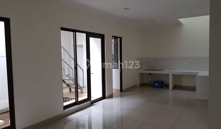 Rumah 2 Lantai di Cluster Btari Summarecon Bandung 9