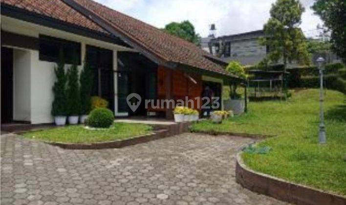 Rumah Mewah Setrasari Dengan Taman Depan Dan Belakang 1