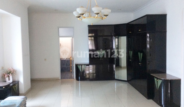 Luxurious and Lush House in Padasaluyu 2