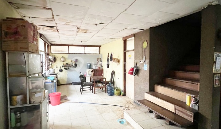 Old Building House in the Sukajadi Wing Suitable for Guesthouse 2