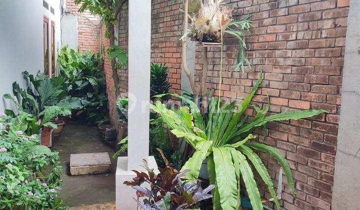 Well-Maintained and Move-in Ready House in Pasirjati Ujungberung Complex, Main Road. 2