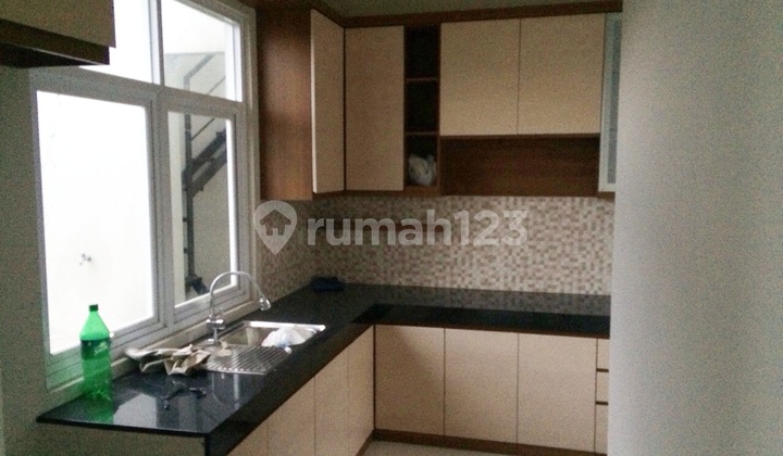 Rumah di Cluster Eksklusif Setramurni 2