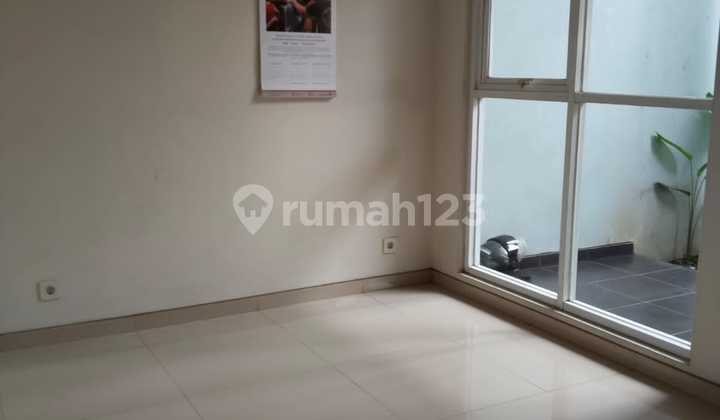 Rumah 2 Lantai Siap Huni di Setrasari Tengah 2