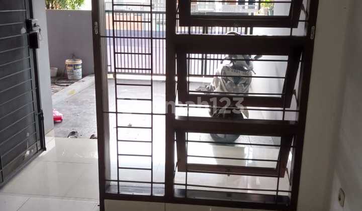 Minimalist House Taman Holis Indah 2 Strategic Location 2