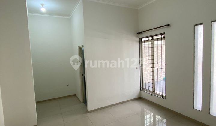 Rumah 1,5 Lantai Siap Huni di Taman Holis Indah 2 2