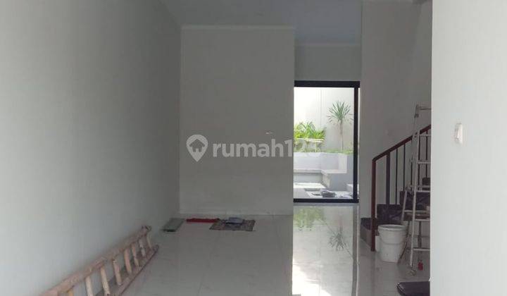 Rumah Baru 2 Lantai di Mekarwangi 2
