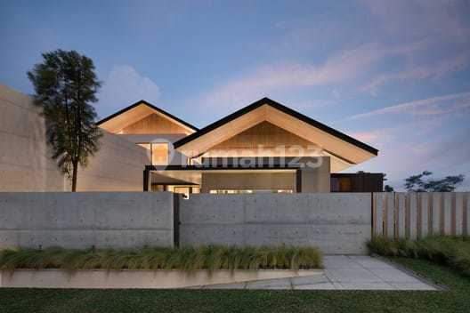 Rumah View Danau Tatar Subanglarang Kbp, Desain By Achitect