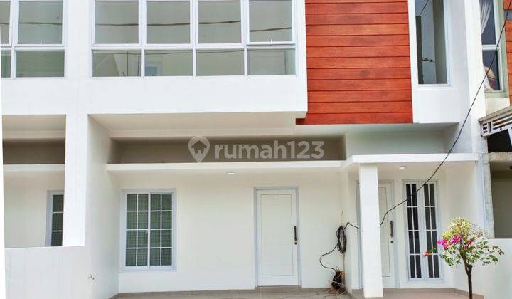 Rumah Lebak Bulus Brand New Dekat MRT dalam Cluster 1