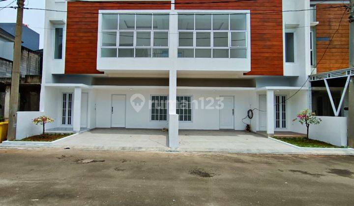 Rumah lebak bulus brand new dekat MRT Dalam town House 2