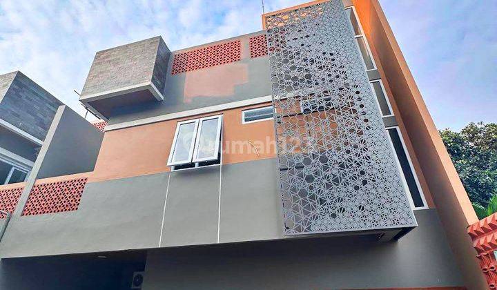 Jagakarsa Rumah Brand New 3 Lantai Rooftop Dalam Cluster  2