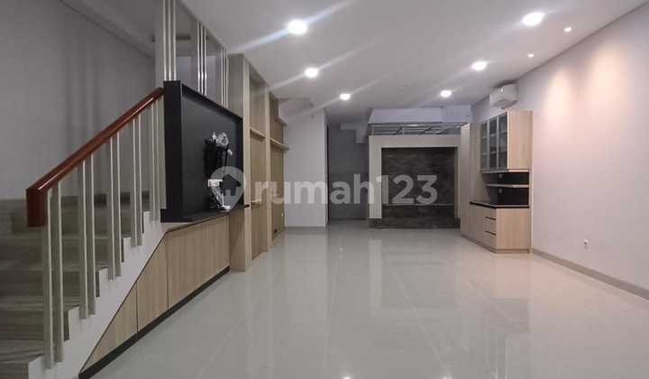 Brand New Modern House in Radio Dalam, Kebayoran Baru 2