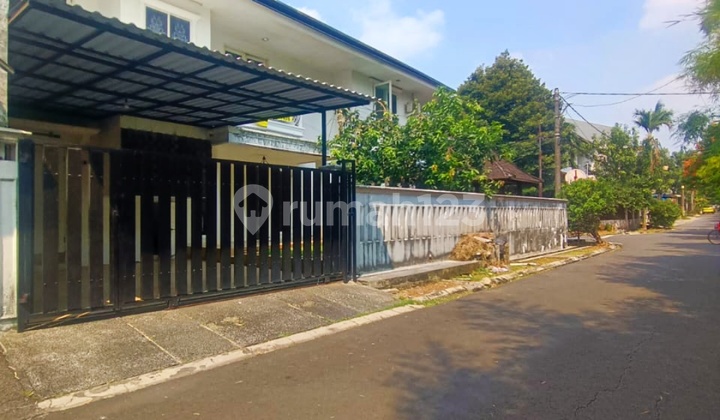 Pondok Indah Two-Story Hook House Ready to Occup 2
