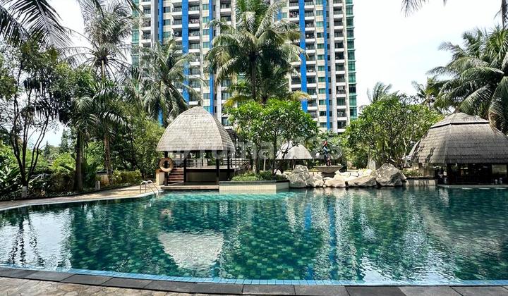 Hamptons Park Pondok Indah Apartment Fully Furnished with Pool View