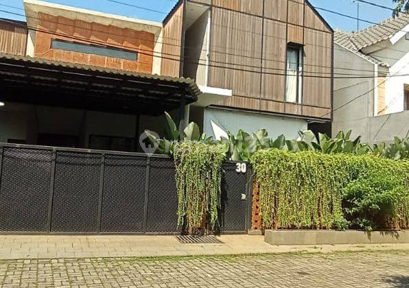 Rumah 2 Lantai Shm Bagus Di Tebet Row Jalan 2 Mobil 1