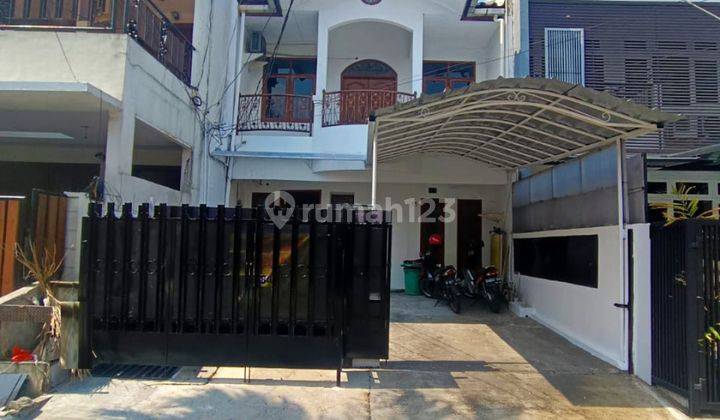 Rumah Sewa Pondok Indah 2 Lantai Sudah Renovasi 1