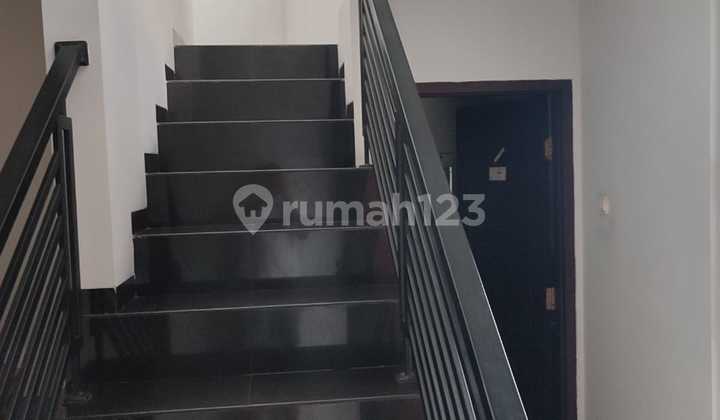 2-Storey Shop House in Strategic Location at Taman Kopo Indah 3 2
