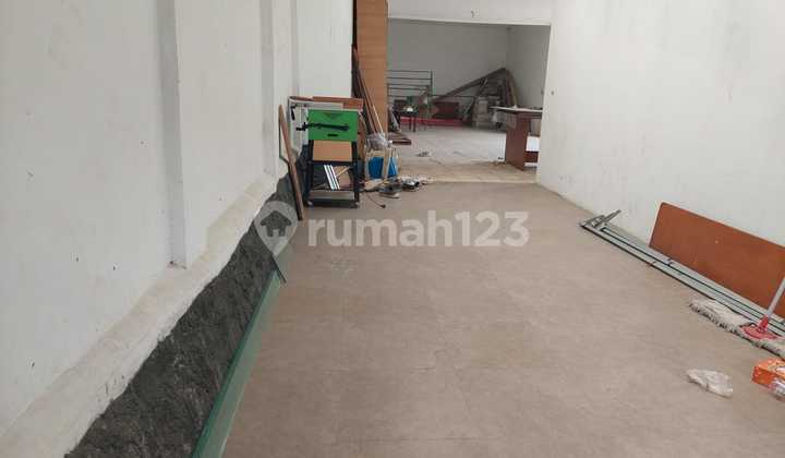 Rumah Modern Si Sayap Kebon Kawung Bandung 1