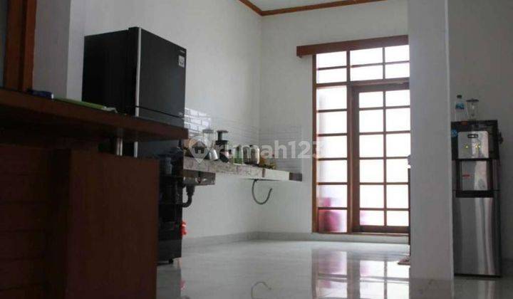 Rumah Besar Cocok Untuk Kantor Atau Tempat Usaha di Pahlawan 2