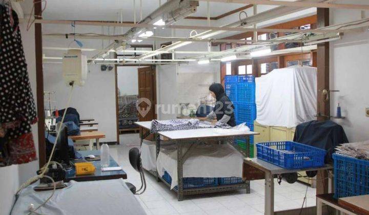 Rumah Besar Cocok Untuk Kantor Atau Tempat Usaha di Pahlawan 9
