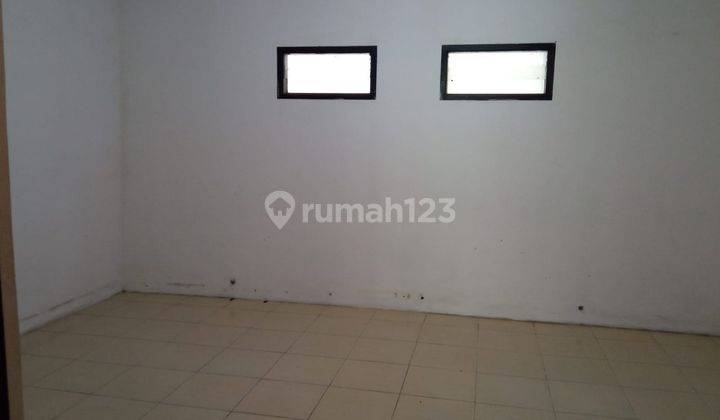 Ruko Bersih Terawat Cocok Untuk Usaha di Surapati 4