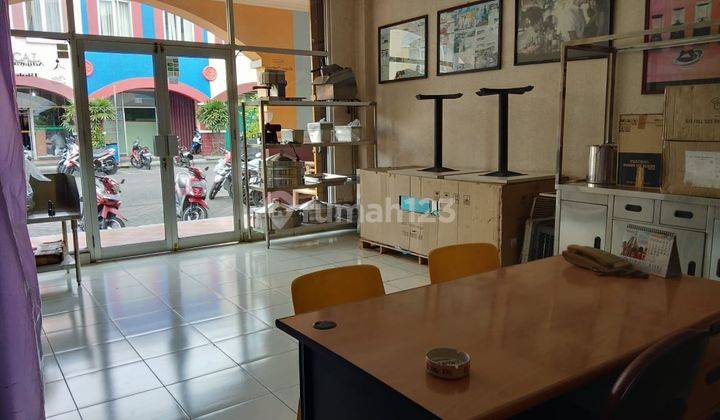 Ruko Bersih Terawat Untuk Kantor Usaha Lokasi di Surapati 4