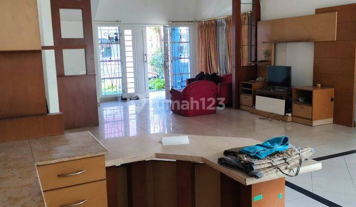 Rumah Lux Sangat Terawat Dan Semi Furnished di Sayap Burangrang 10