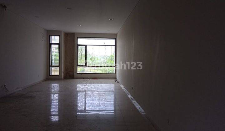 Ruko Rendeng Ada 2 Unit Sudah Renov di Jalan Jakarta 8