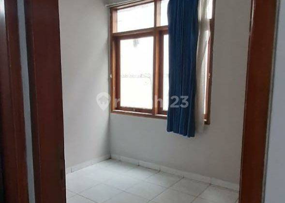 Rumah Modern Minimalis di Singgasana Pradana 1