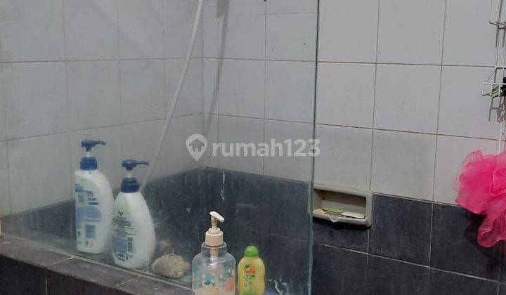 Rumah Modern Minimalis di Taman Sakura Indah 6