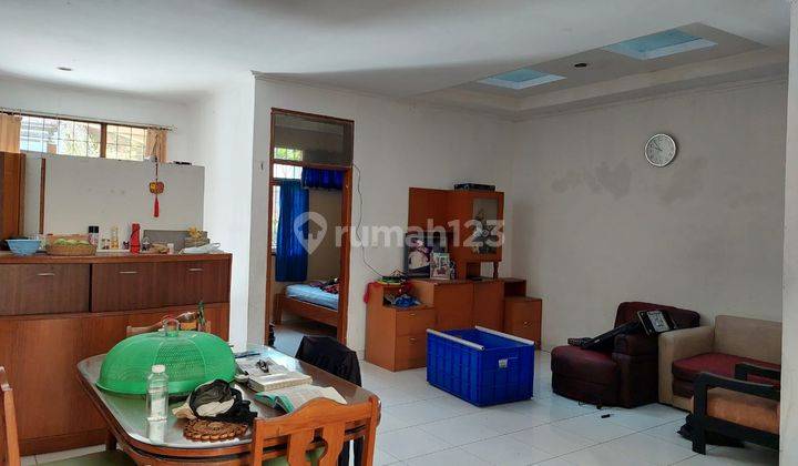 Rumah Modern Minimalis di Taman Sakura Indah 12