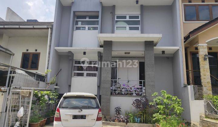 Rumah Modern Minimalis Dua Lantai Siap Huni di Setraduta Bandung Utara 1