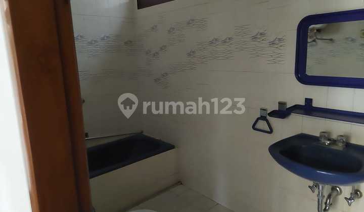 Rumah Cantik Modern di Sayap Burangrang Cocok Untuk Kantor 9