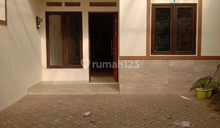 Rumah Dijual Bangunan Baru 2 Lantai di Jalan Reog 2