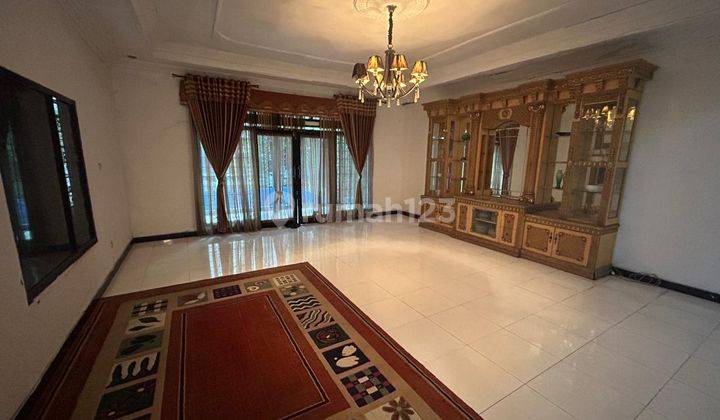 Rumah Dijual Klasik 2 Lantai di Sayap Soekarno Hatta 1